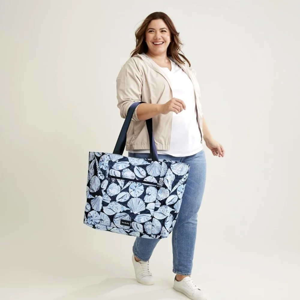 Vera Bradley Morning Shells Pattern Blue Seashell Tote - Picture 4 of 15